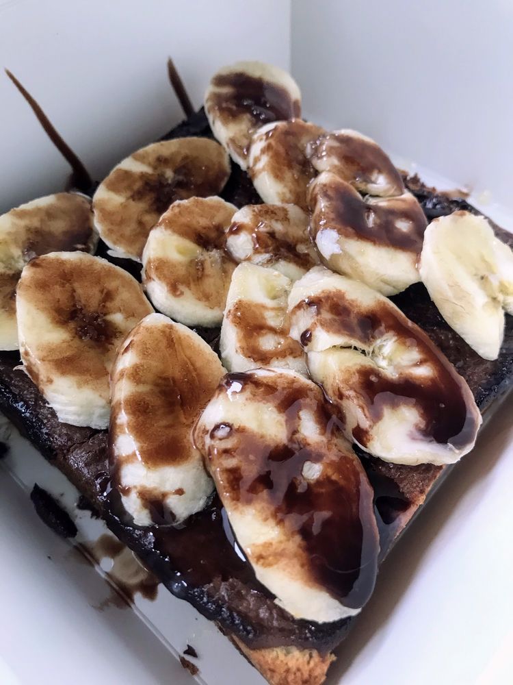 Banana chocolate drizzle toast